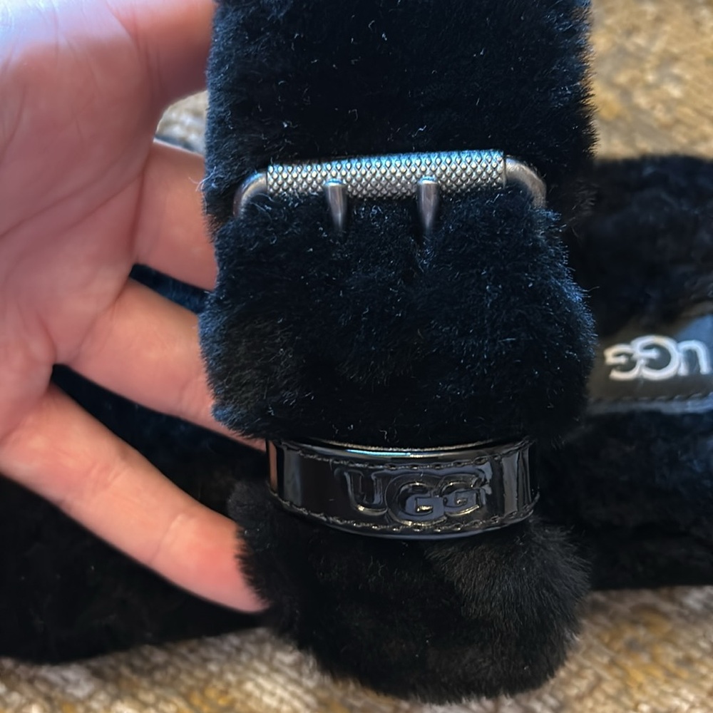 UGG Slippers - Picture 3 of 5